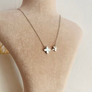 Zirkon Taşlı Sedefli Yonca Çelik Silver Kolye