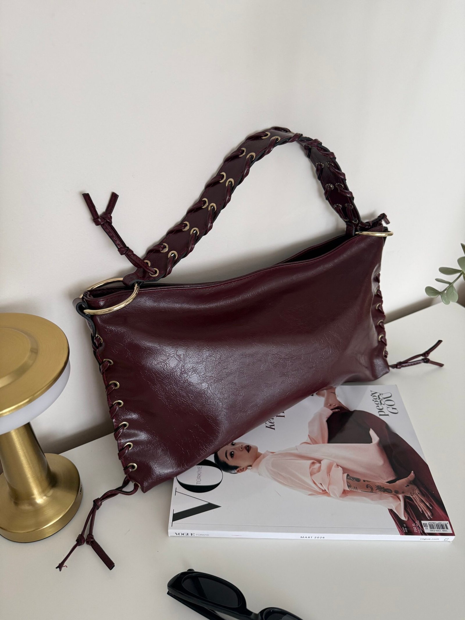 Parlak Suni Deri Bağcıklı Kadın Clutch ve Omuz Çantası Bordo